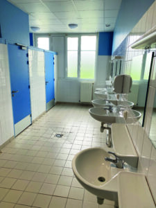 SANITAIRES-INTERNAT